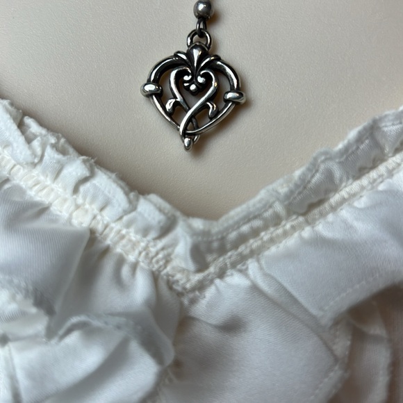 WHITE HOUSE BLACK MARKET WHITE V NECK TOP WITH RUFFLES AROUND NECK & FRONT SMALL - Picture 10 of 16